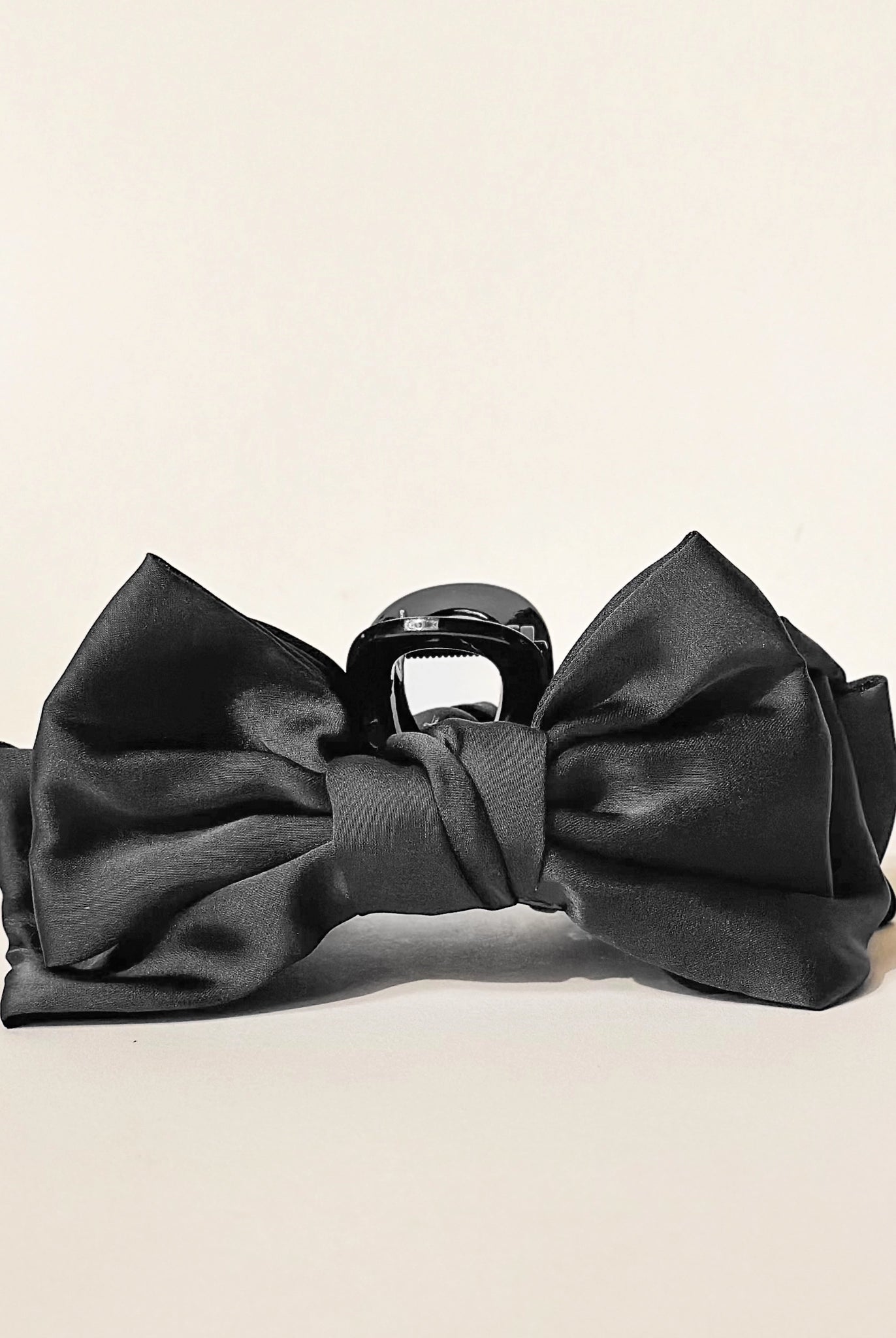 Satin Bow Claw Clip-290 Beauty-faire - The Darling Effect-Hello Friends Boutique-Woman's Fashion Boutique Located in Traverse City, MI