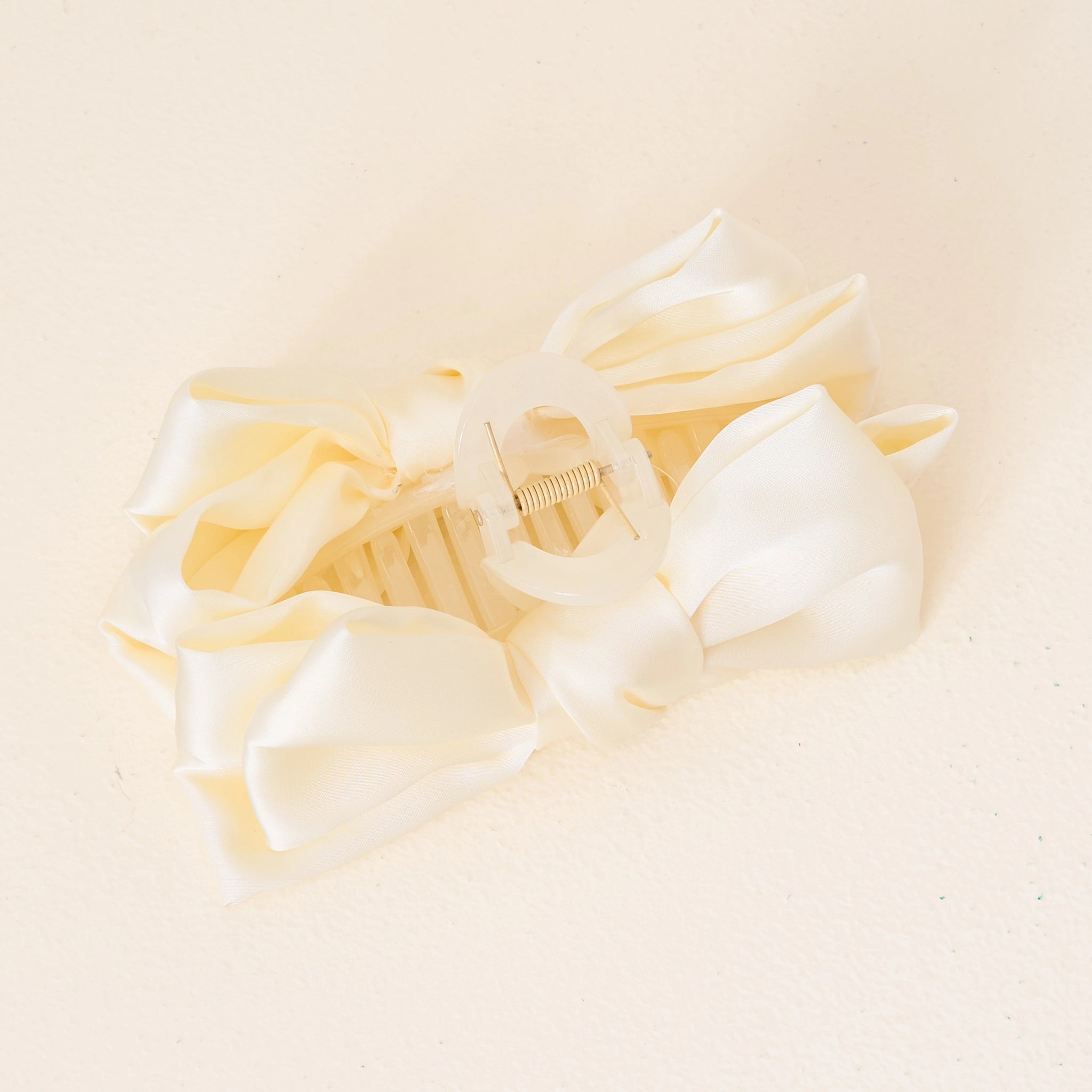 Satin Bow Claw Clip-290 Beauty-faire - The Darling Effect-Hello Friends Boutique-Woman's Fashion Boutique Located in Traverse City, MI