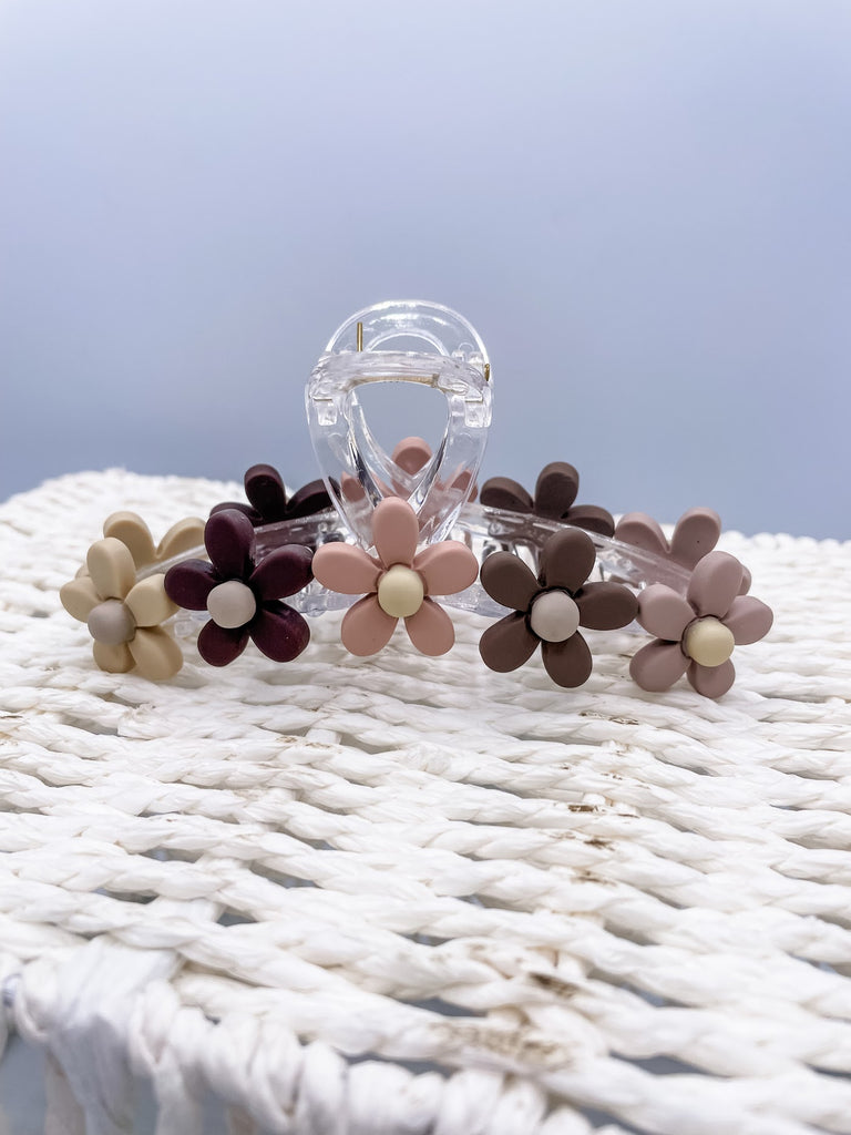 Daisy Claw Clip in Natural-290 Beauty-faire - The Darling Effect-Hello Friends Boutique-Woman's Fashion Boutique Located in Traverse City, MI