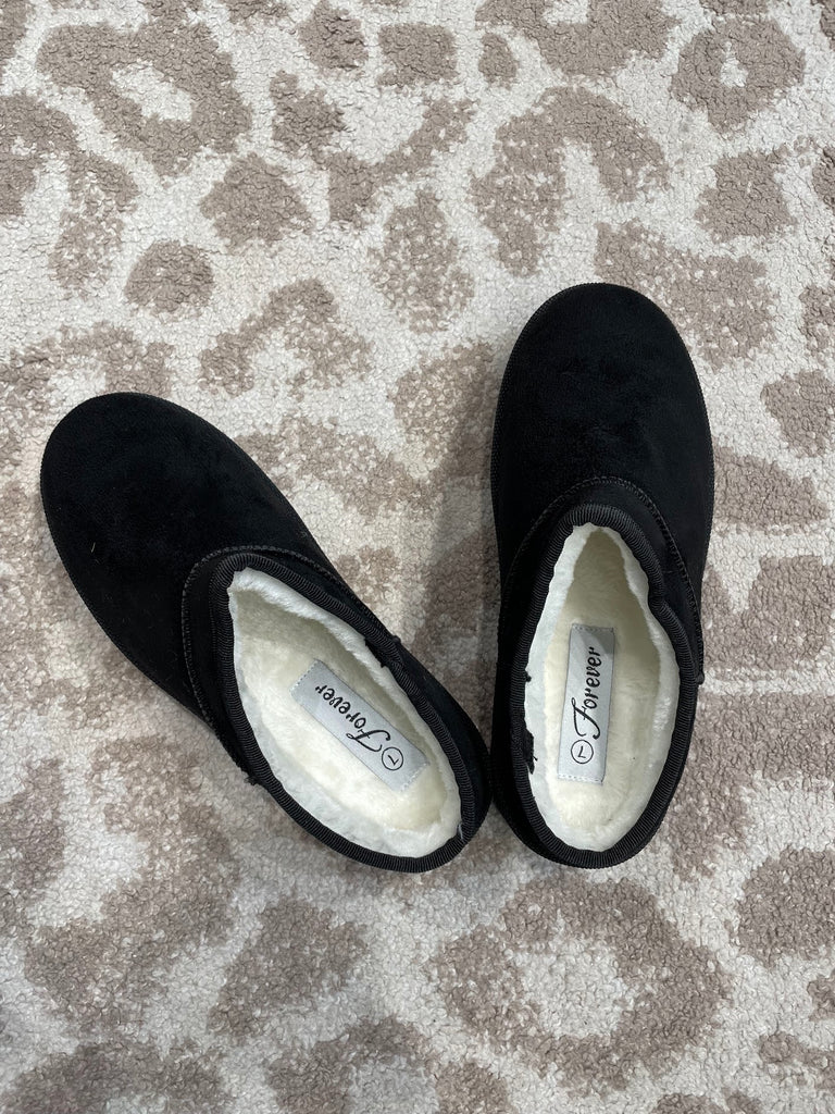 Cozy Chorus Sherpa Slippers in Black (6-10)-250 Shoes-CCOCCI-Hello Friends Boutique-Woman's Fashion Boutique Located in Traverse City, MI