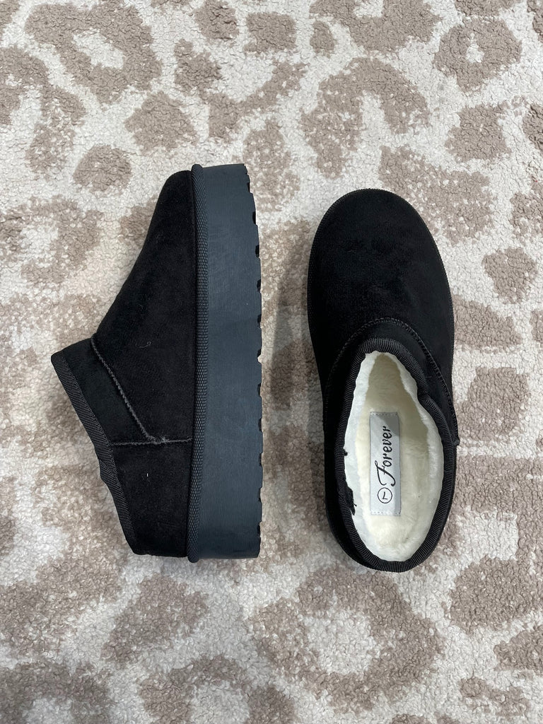 Cozy Chorus Sherpa Slippers in Black (6-10)-250 Shoes-CCOCCI-Hello Friends Boutique-Woman's Fashion Boutique Located in Traverse City, MI